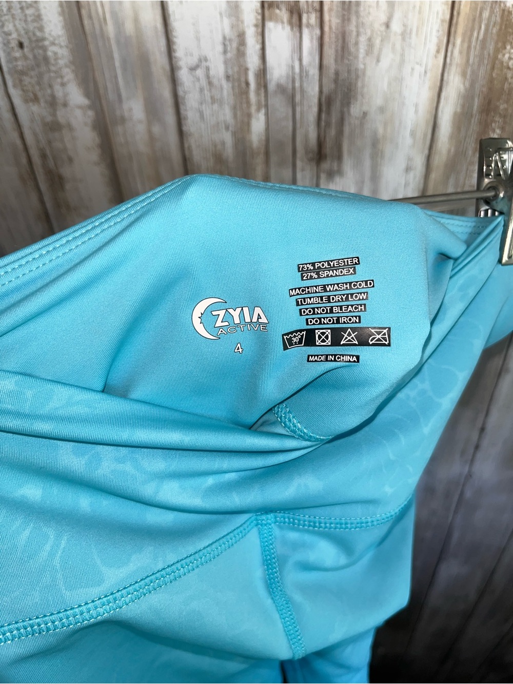 ZYIA Active Blue Floral Pocket Light n Tight Hi Rise Capri Leggings 4 - Picture 5 of 5